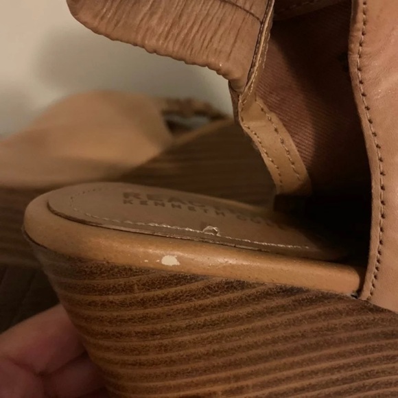 Kenneth Cole Reaction Tan Leather Wedges - Picture 4 of 8